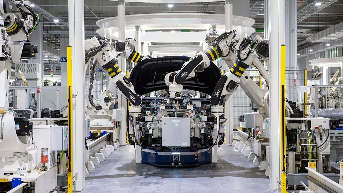 Manufacturing 4.0: The Role of IT in Modern Manufacturing